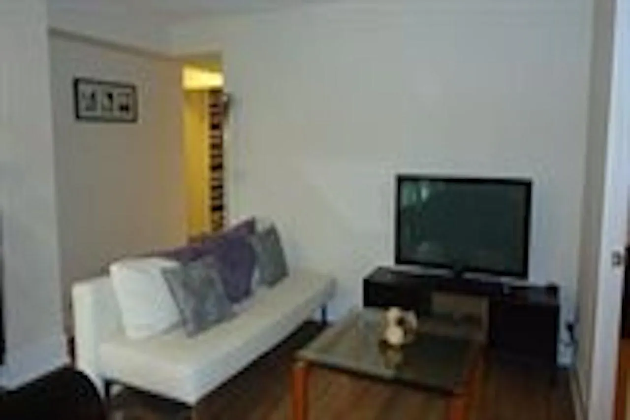 Apartment E.S.I Furnished Suites At Fly Condos Toronto Canada