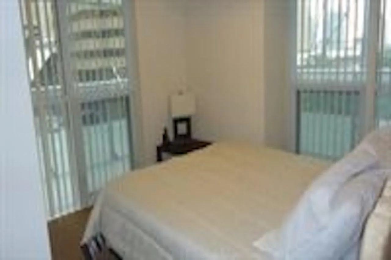 E.S.I Furnished Suites At Fly Condos Toronto