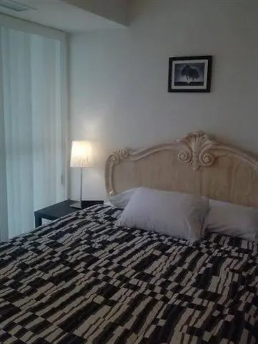 E.S.I Furnished Suites At Fly Condos Toronto