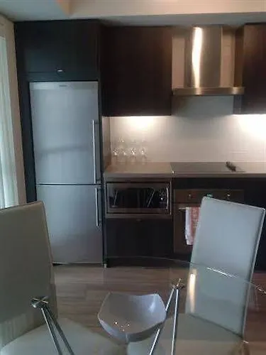 E.S.I Furnished Suites At Fly Condos Toronto